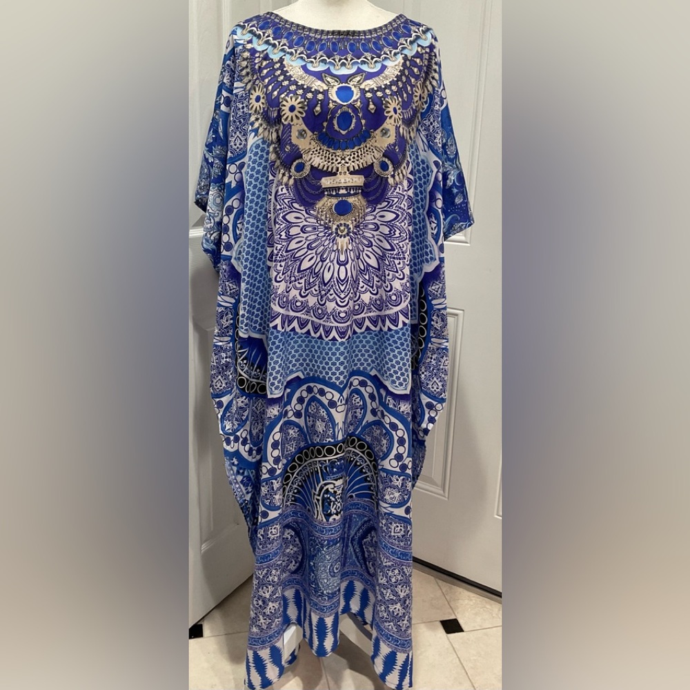 🌺🌺🌺NWT Women’s One Fit All Unique Print Flowing Summer/Beach Dress